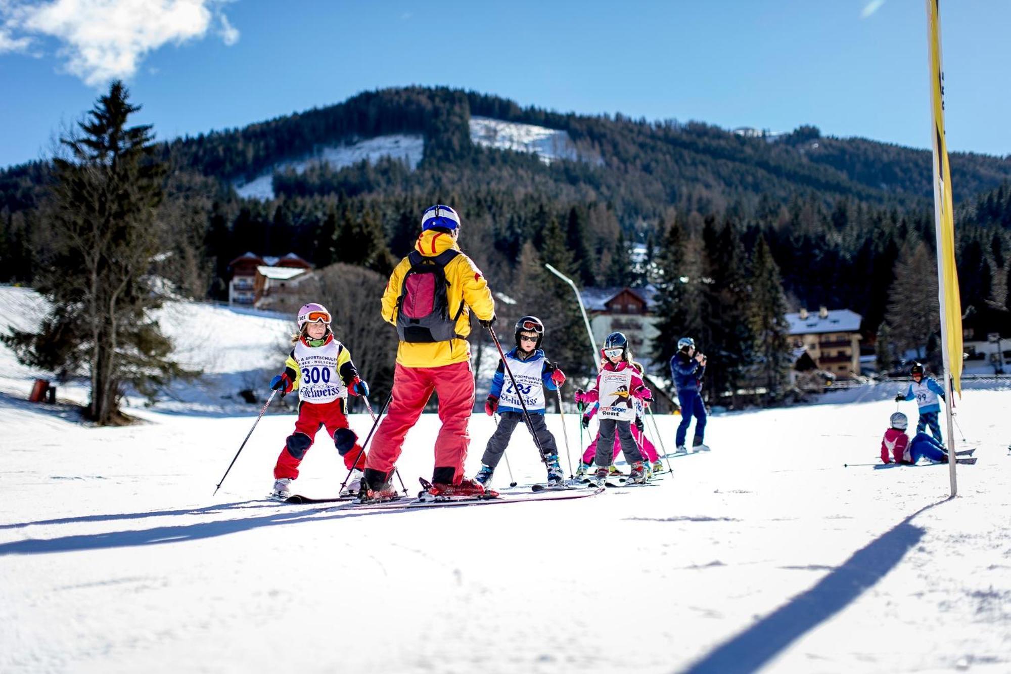 Family & Sporthotel Kaerntnerhof Бад Кляйнкирххайм Экстерьер фото