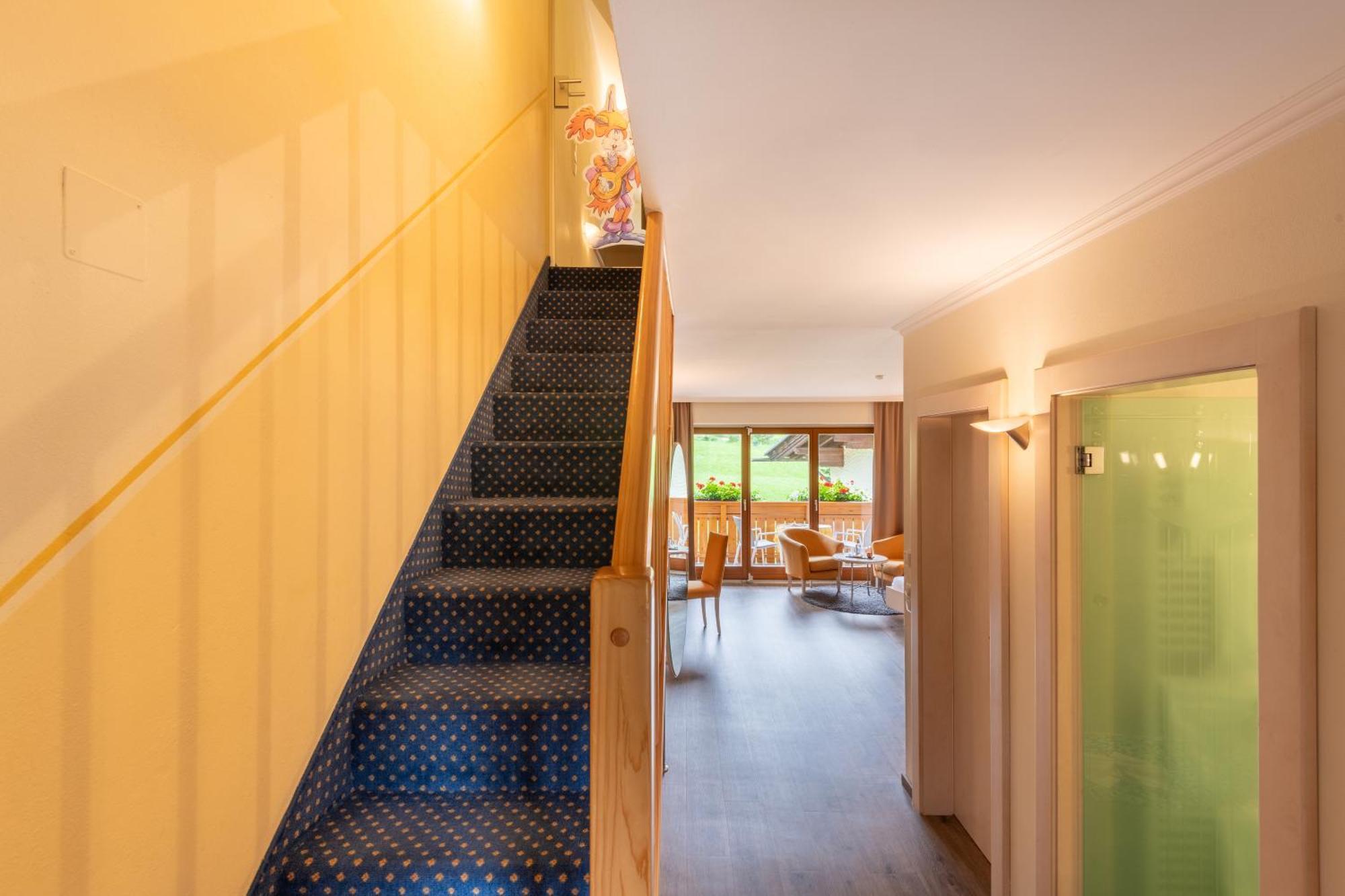 Family & Sporthotel Kaerntnerhof Бад Кляйнкирххайм Экстерьер фото