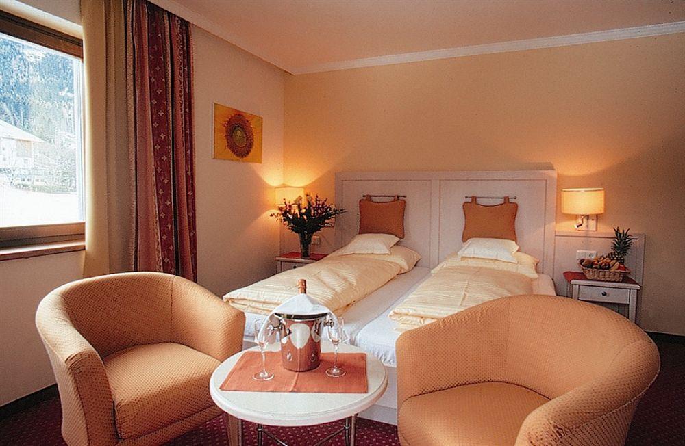 Family & Sporthotel Kaerntnerhof Бад Кляйнкирххайм Экстерьер фото