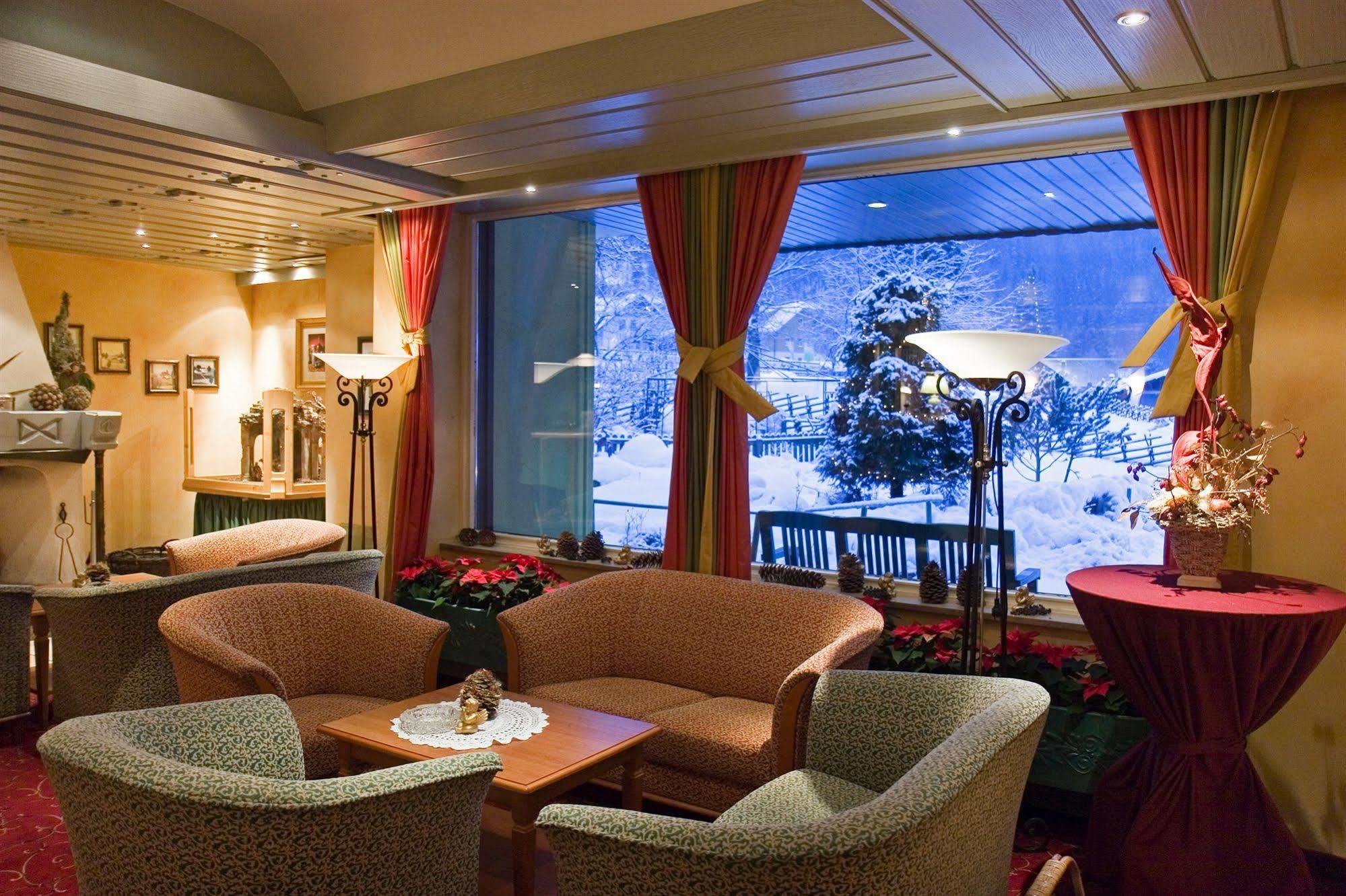 Family & Sporthotel Kaerntnerhof Бад Кляйнкирххайм Экстерьер фото