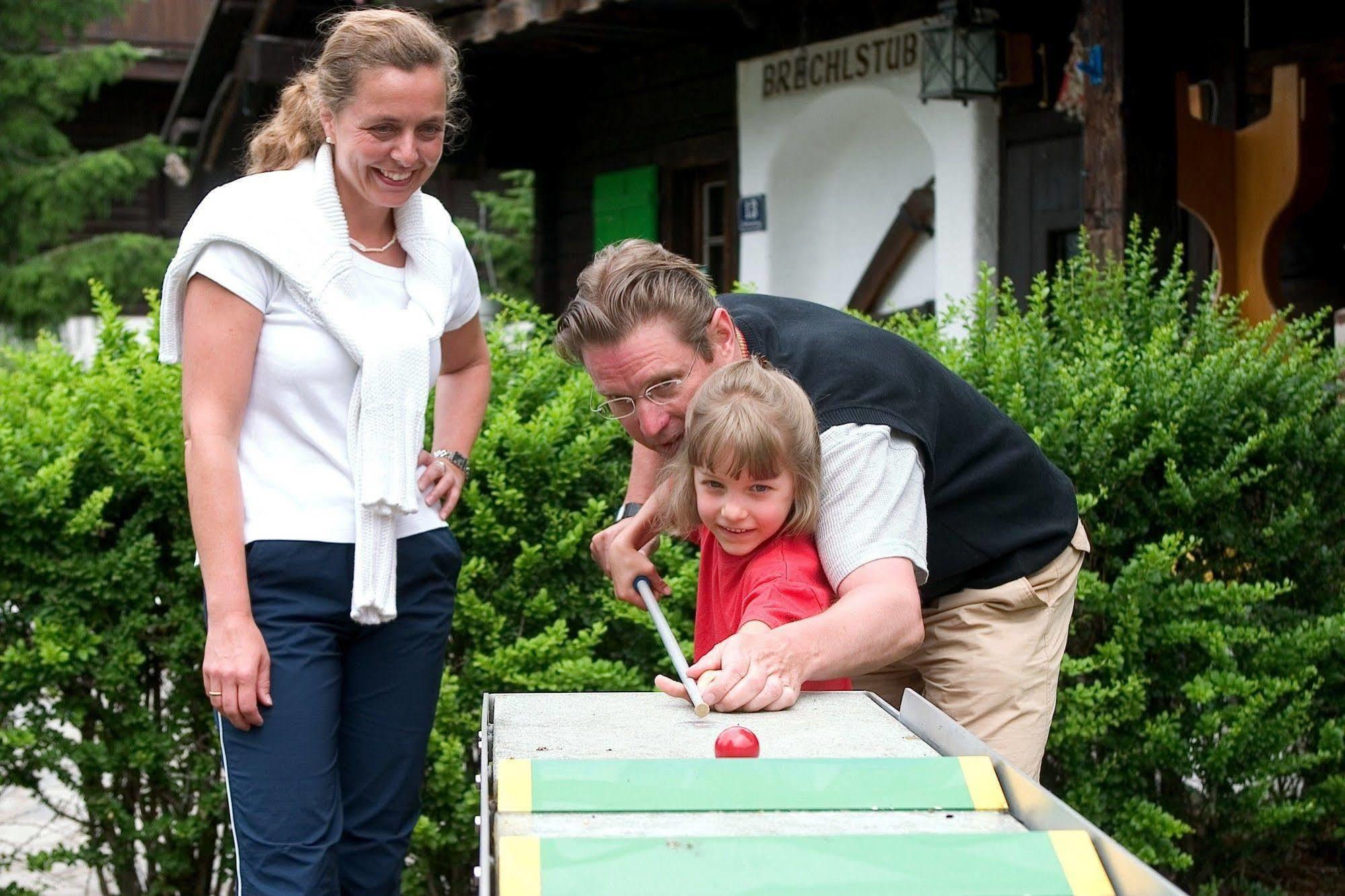 Family & Sporthotel Kaerntnerhof Бад Кляйнкирххайм Экстерьер фото